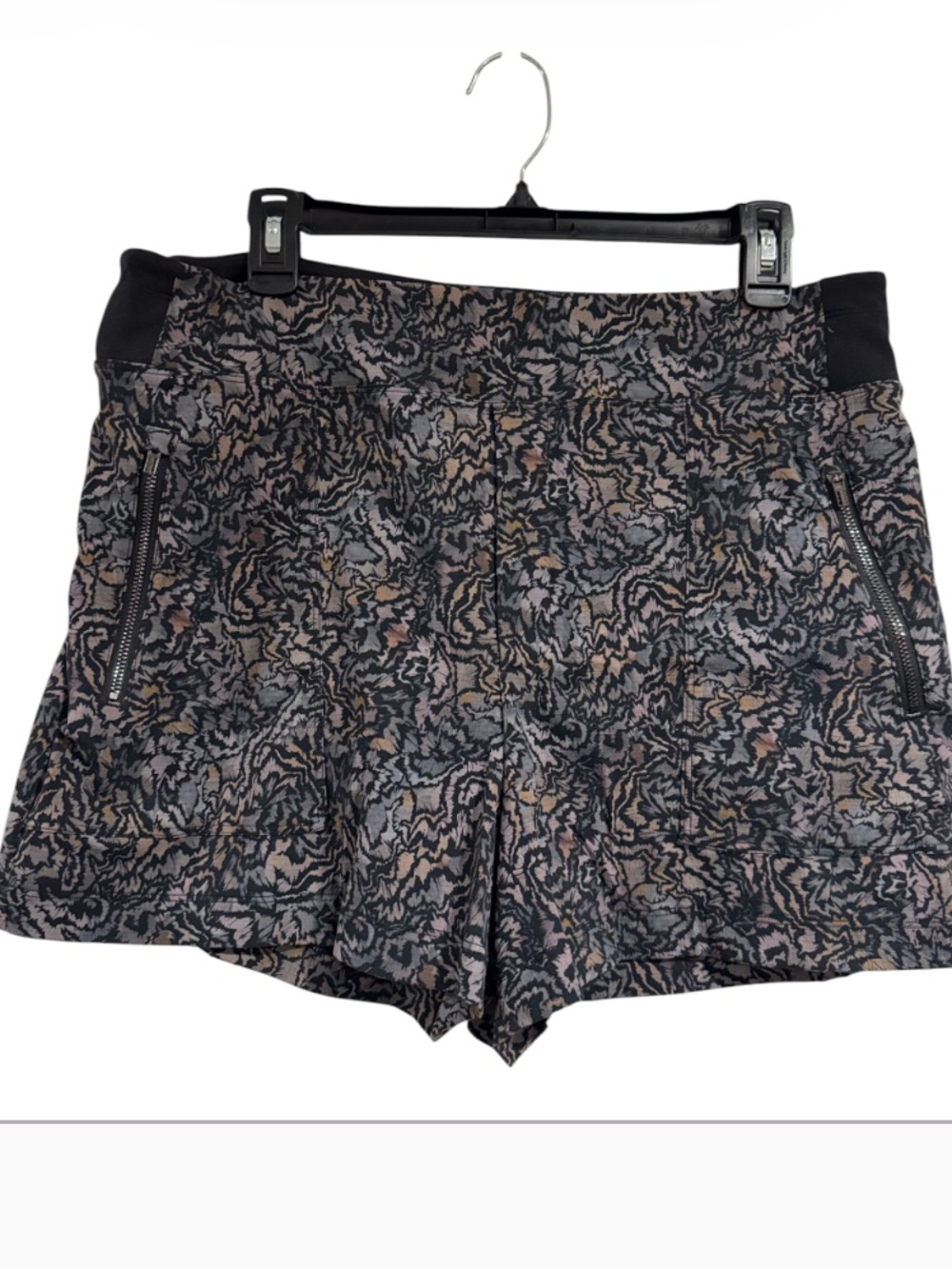 Athleta shorts Trekkie North outdoor kinetic abstract 14